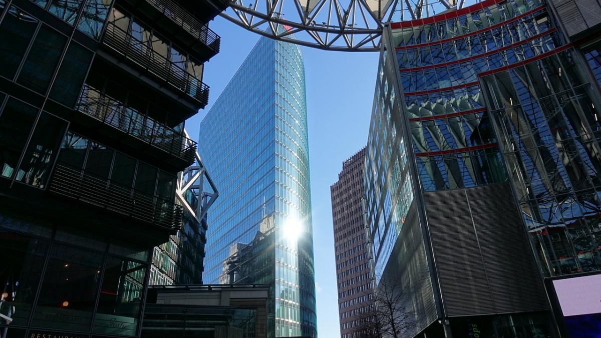 tara din uniunea europeana care produce prea multi bani are record de angajati