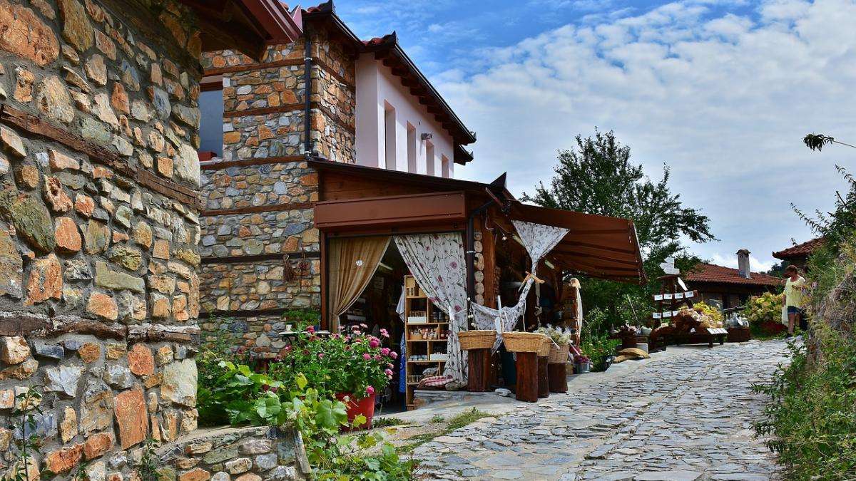 o tara din europa anunta ca isi schimba numele