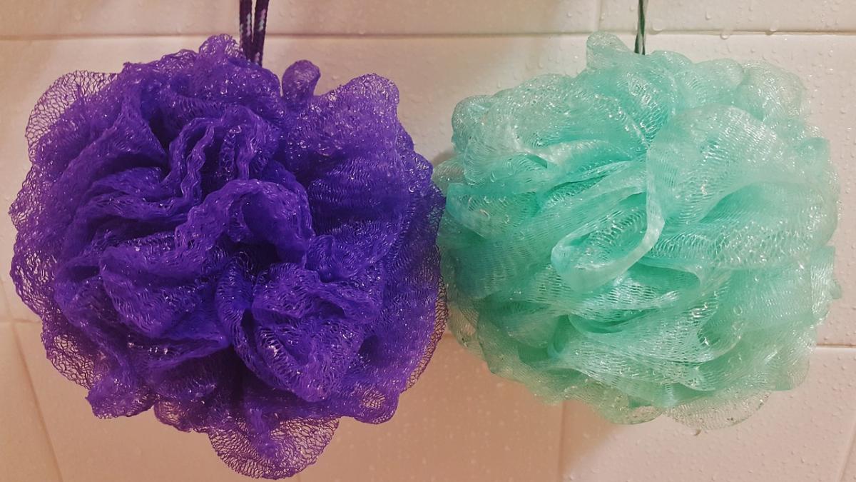 nu mai folosi niciodata buretele de baie iata la ce pericole te expui