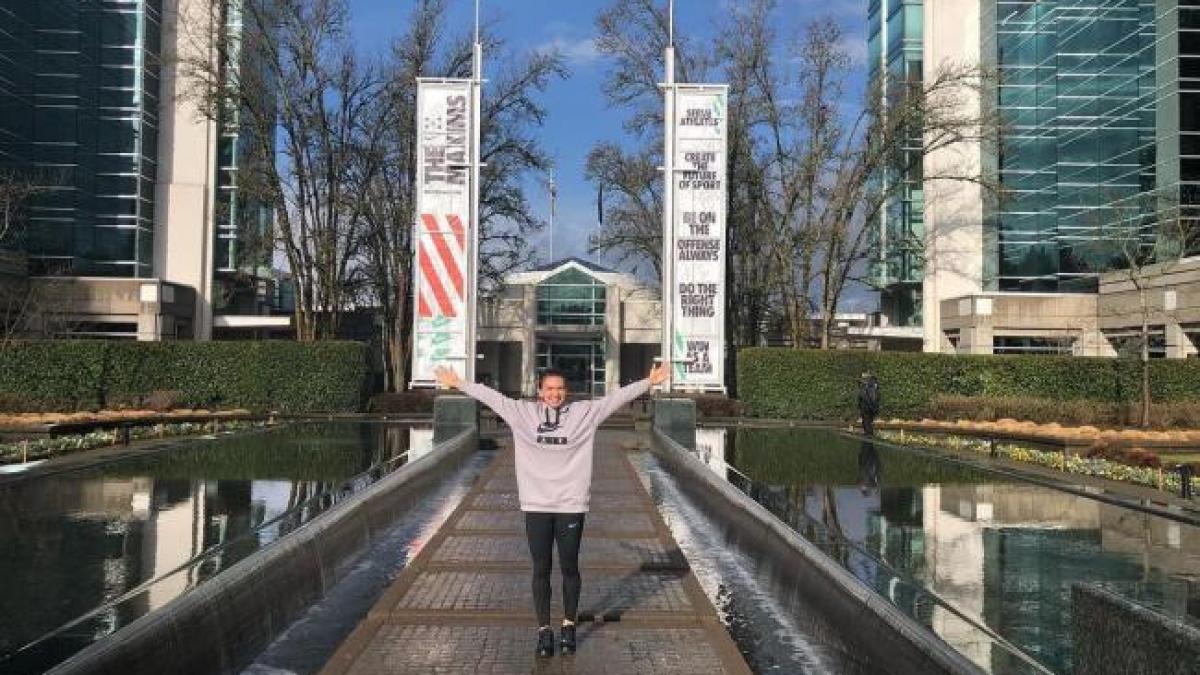 moment inedit simona halep a jucat tenis de masa cu darren cahill la sediul central al nike