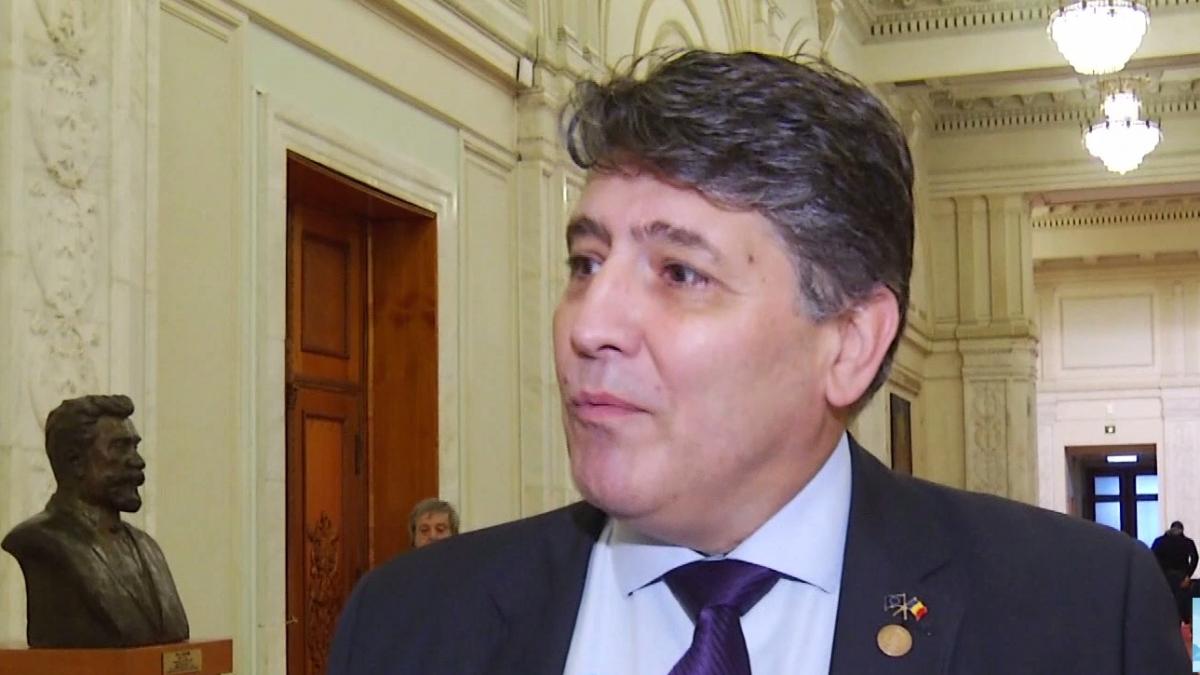 politikix ce parlamentar crede ca e pacat sa citesti in post