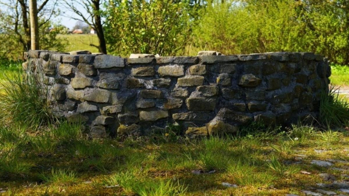 operatiune de salvare in cazul unei femei care a cazut in fantana