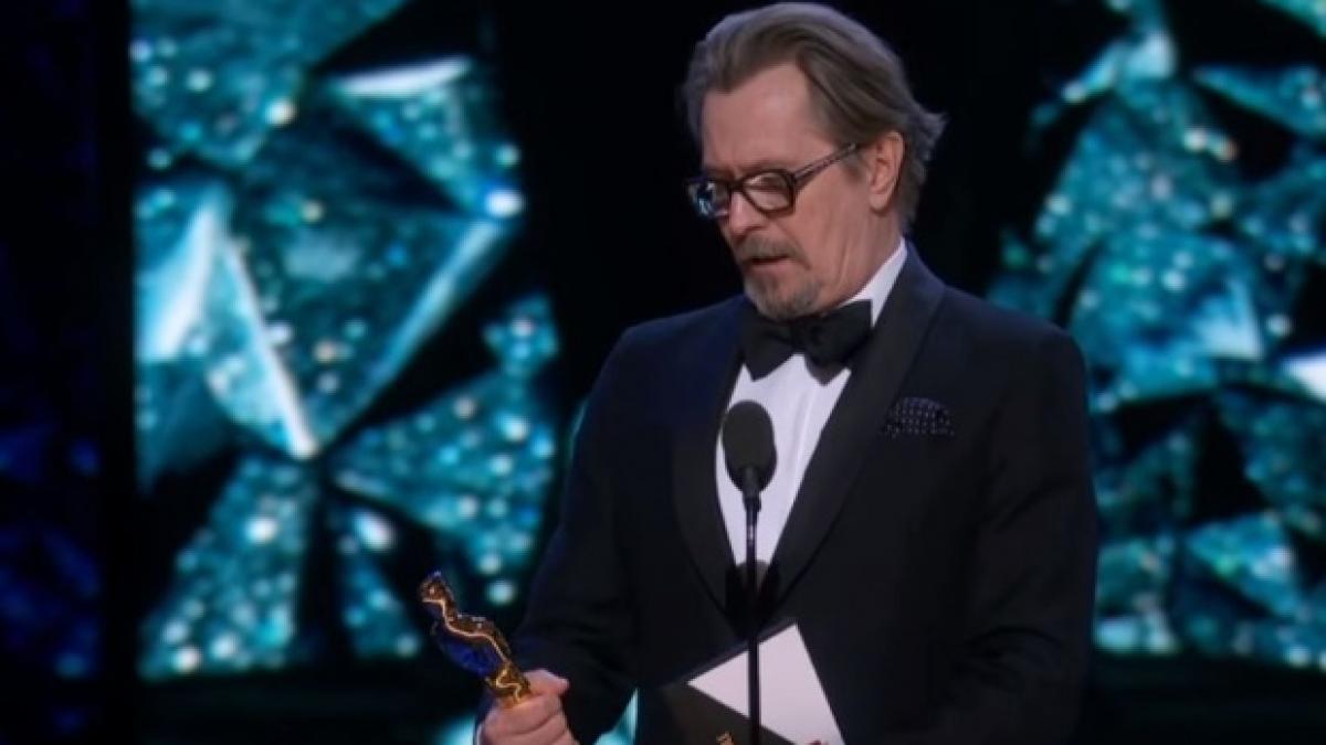 auzatii grave la adresa lui gary oldman premiat cu oscar pentru cel mai bun rol masculin din filmul