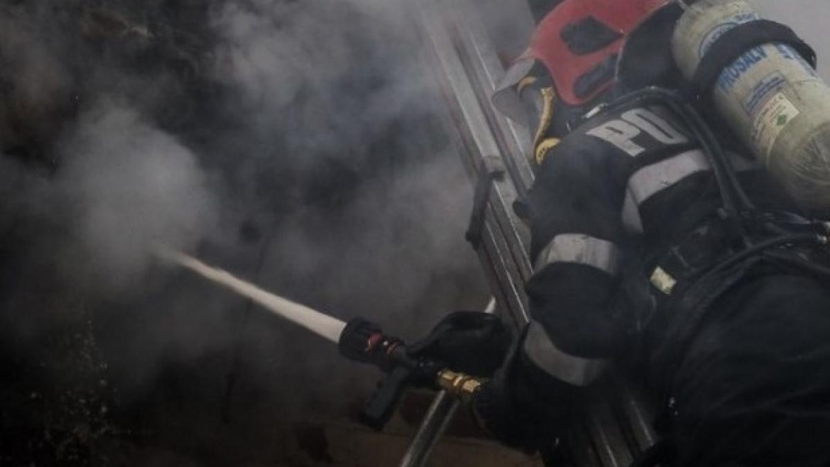 incendiu la palatul justitiei din timisoara zeci de persoane au fost evacuate