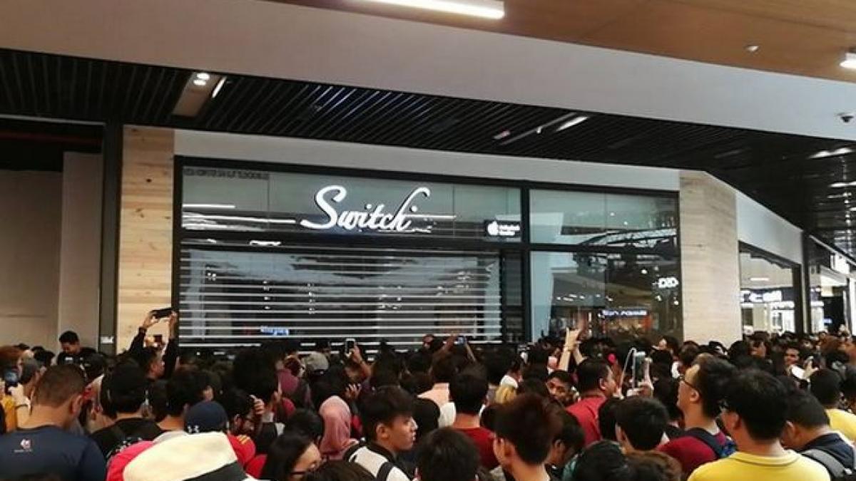 un magazin a anuntat ca vinde modele iphone cu doar 50 de dolari ce a urmat e de necrezut