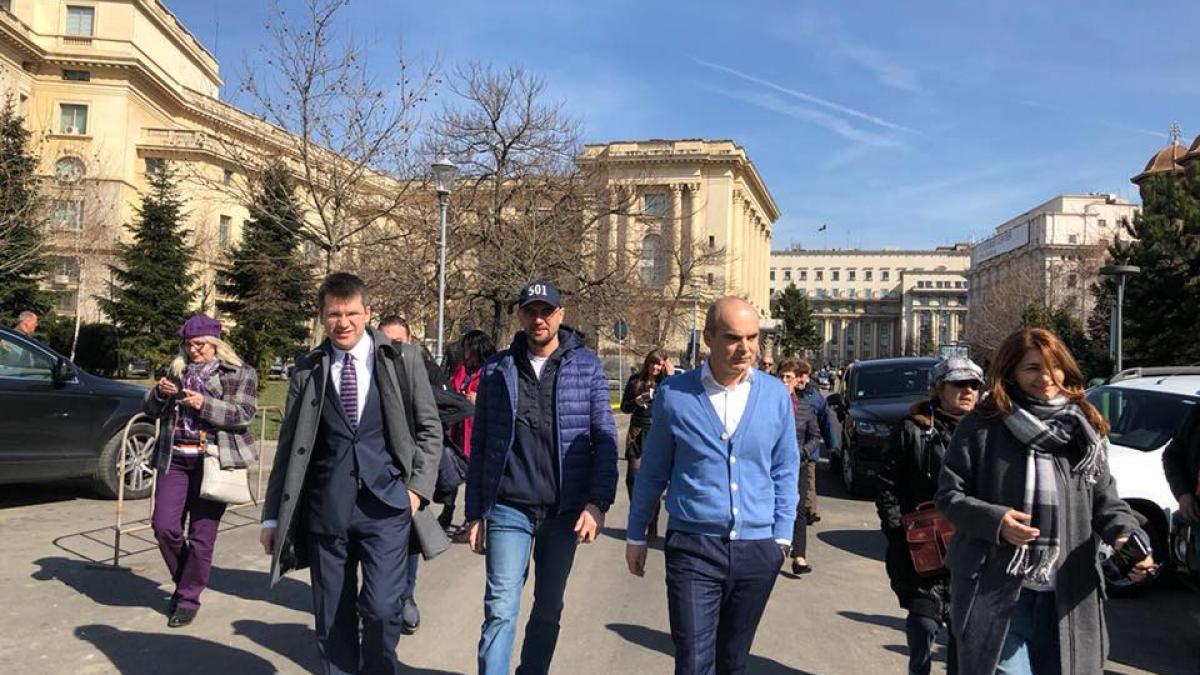 patru sibieni veniti la congresul psd luati la rost de mihail neamtu