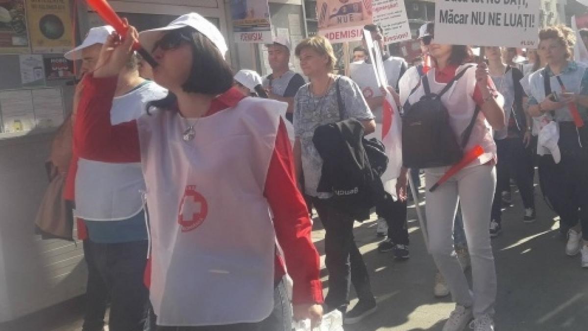 angajatii din sanatate ameninta cu greva generala reactia ministerului
