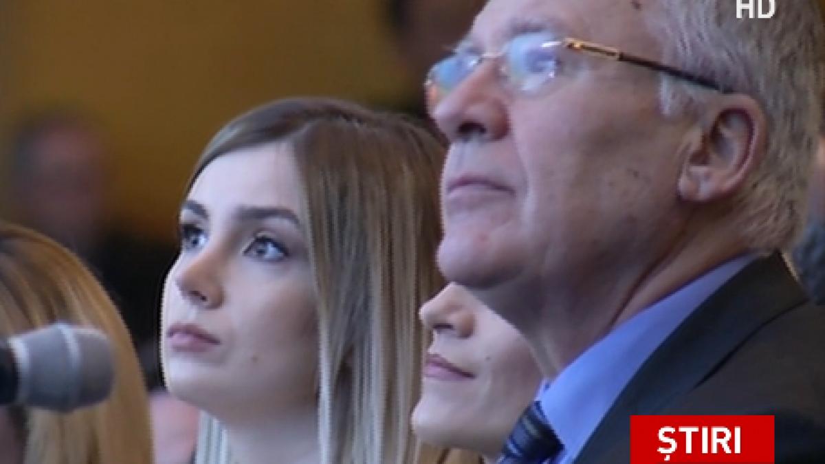 dragnea a lamurit misterul inelului de pe degetul iubitei sale