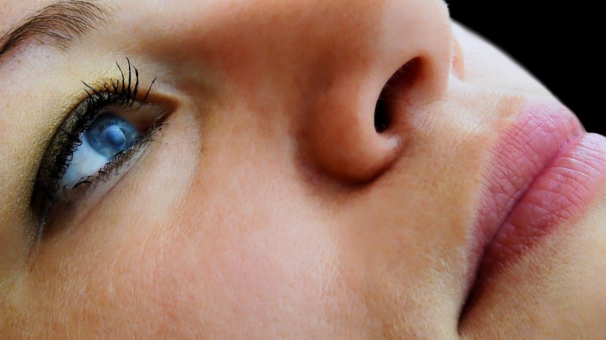 doi ani a avut dureri crunte in nas nu a mai suportat si a mers la spital ce avea acolo i a speriat