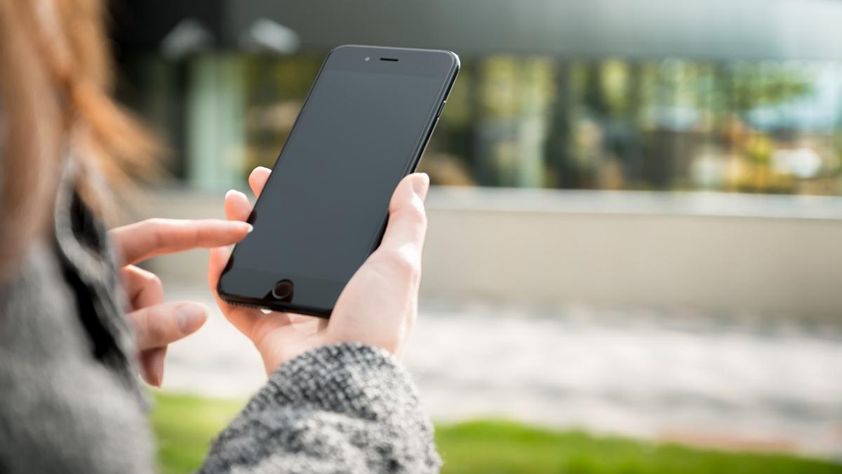 a folosit telefonul 20 de ore neincetat e socant ce a patit aceasta femeie