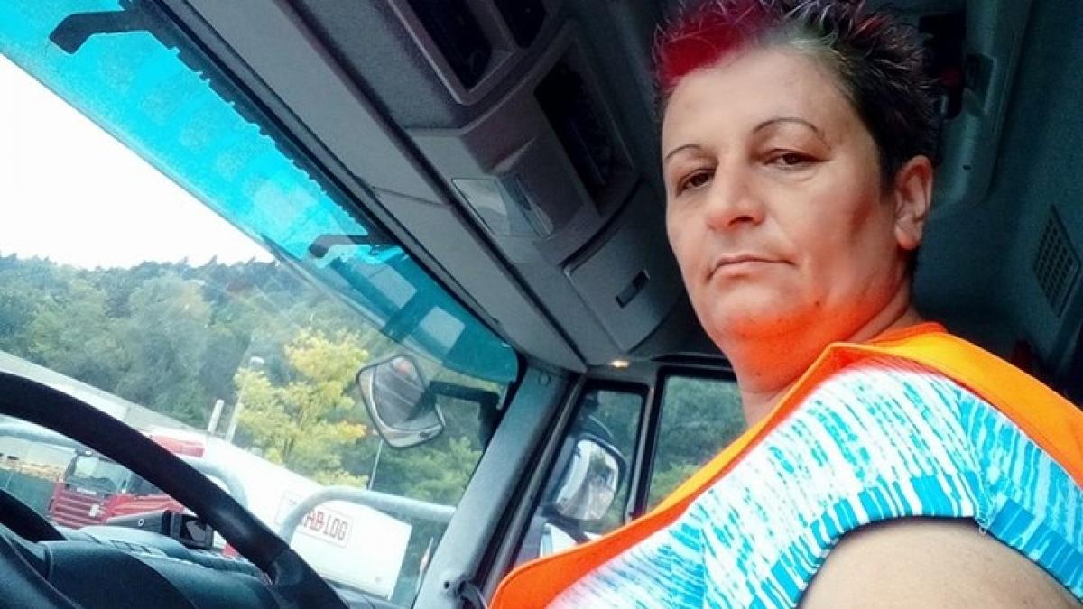 sunt nadia am 41 de ani si vin transilvania sunt soferita pe camion in italia cum reactioneaza