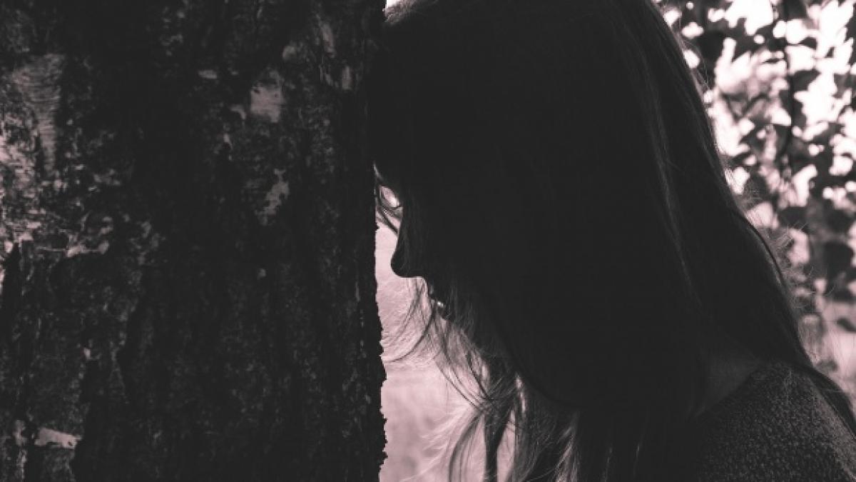 un barbat de 62 de ani se dadea drept adolescent orfan pe internet si cerea fotografii pornografice