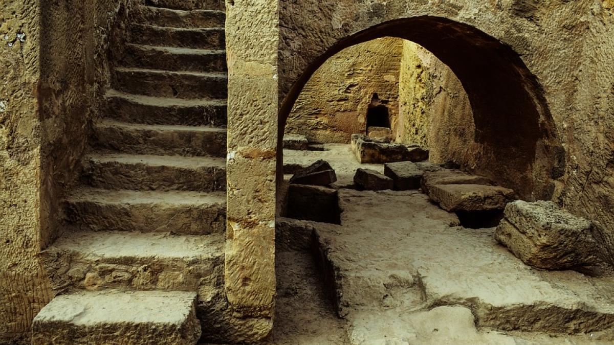 descoperire uluitoare facuta de arheologii chinezi intr un mormant de 4 500 de ani