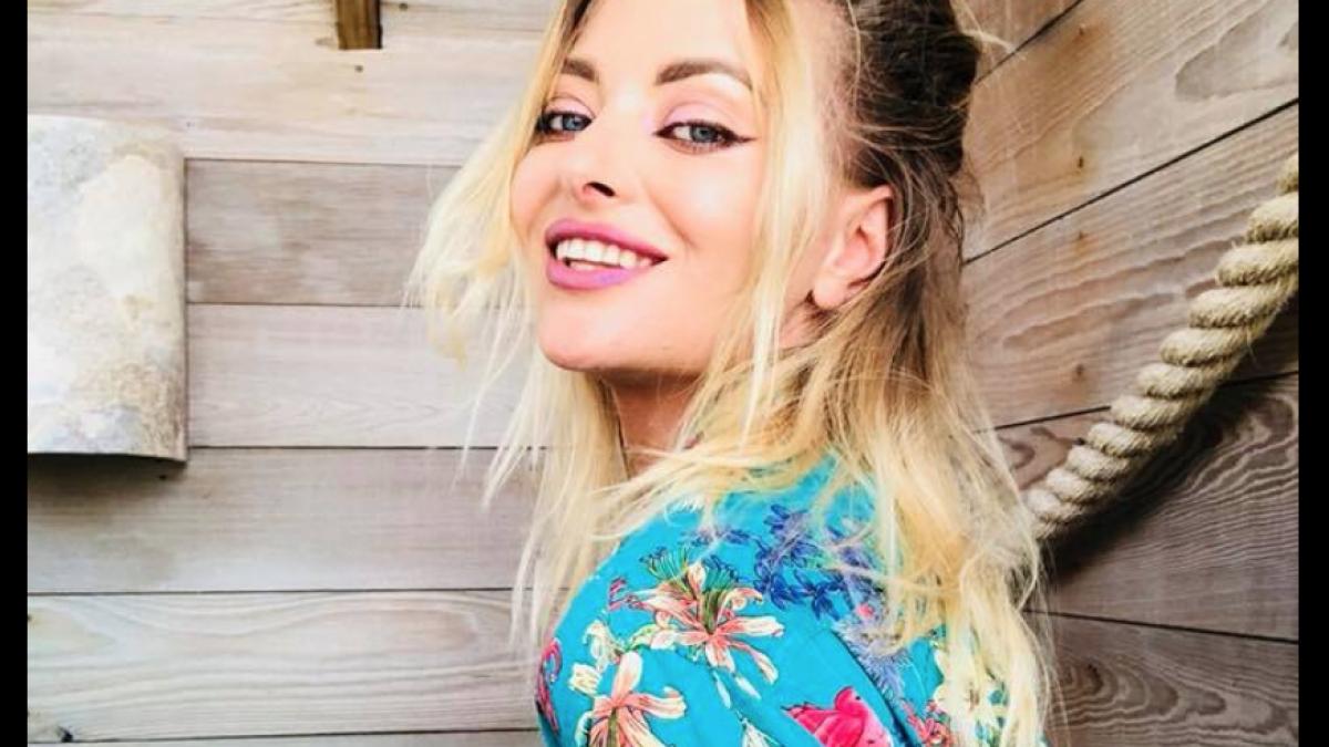 delia surprinsa intr o clinica de fertilizare acum lucram la un copil