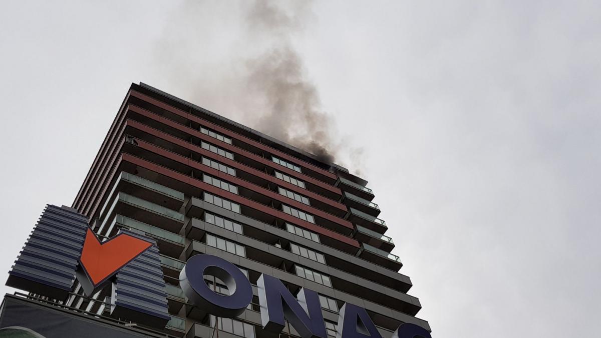 incendiu intr un complex imobiliar din cartierul berceni din capitala