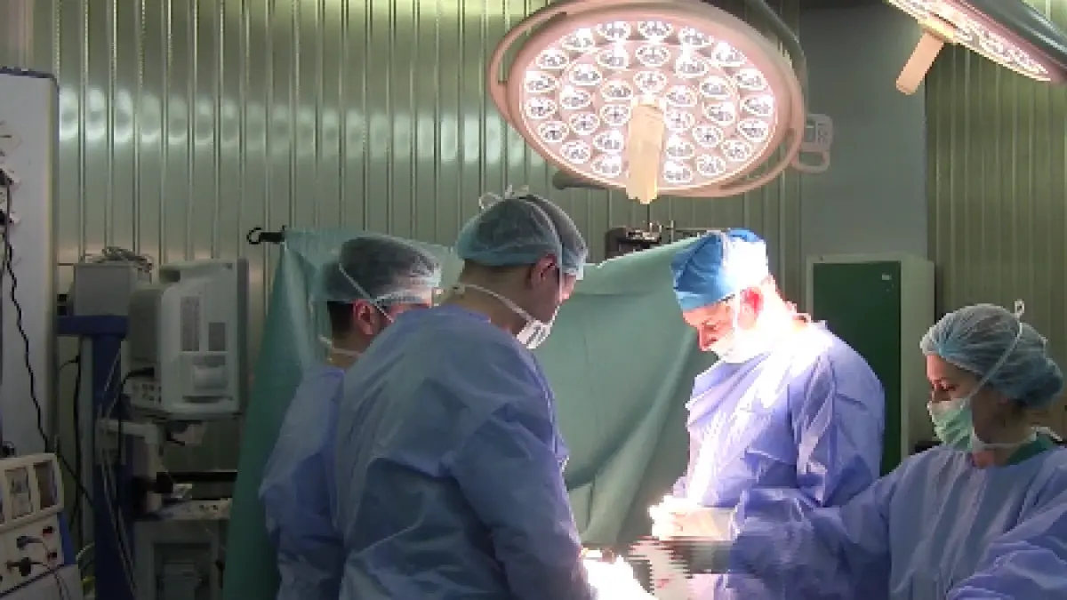 operat cu succes in viena in coma in romania un tanar de 34 de ani in pericol de moarte din cauza
