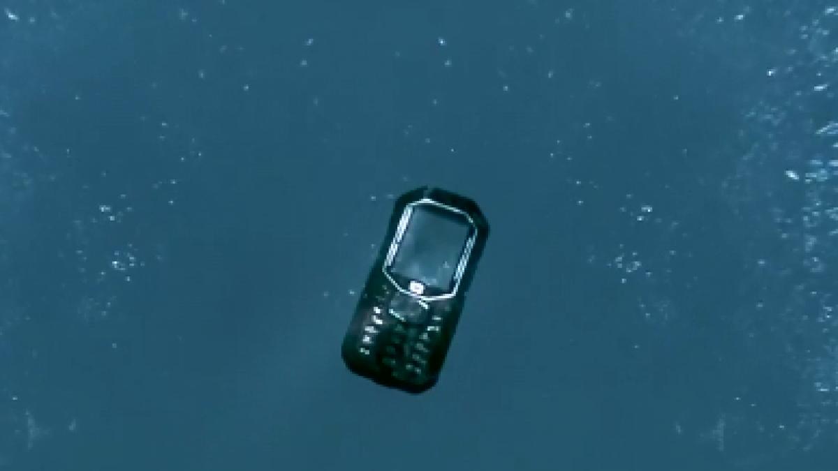 24 it telefoane pentru sportivi si pentru poze in apa