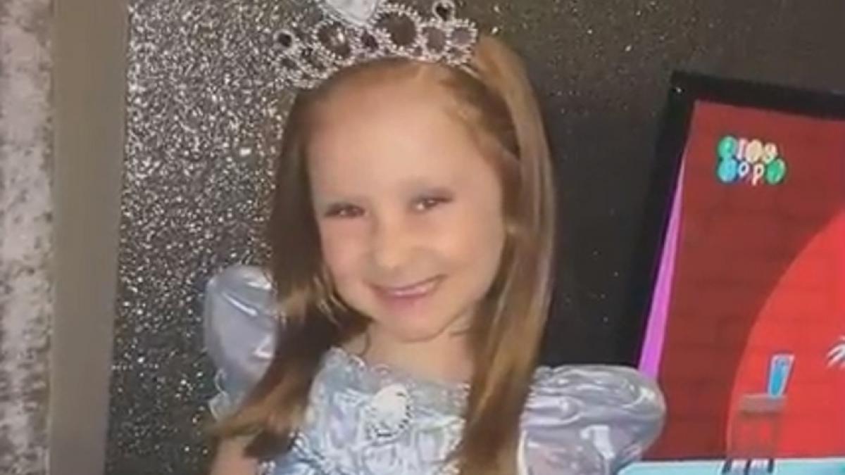 povestea din spatele zambetului micutei este inspaimantatoare mama i a facut aceasta poza si a