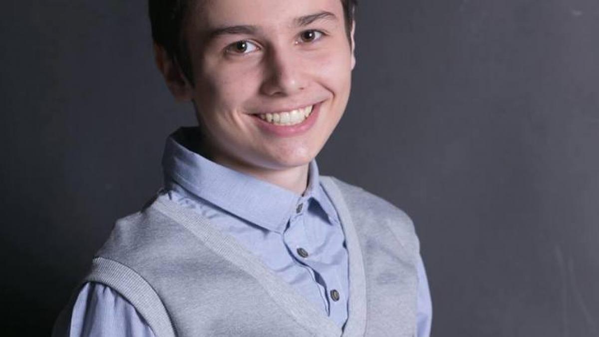 stefan avea doar 17 ani si a murit din cauza unei raceli le a spus parintilor ca nu se simte bine