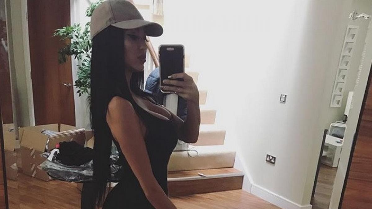 hainele copilului sunt spalate in chiuveta m am saturat sa ascund cine esti cu adevarat