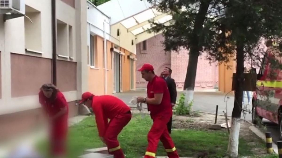 tanarul din cluj care si a aruncat bunica de la etajul 10 internat la psihiatrie