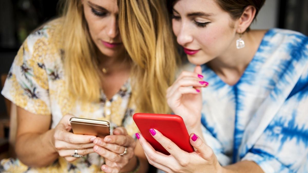 exista prietenie intre femei un cunoscut psiholog roman rupe tacerea