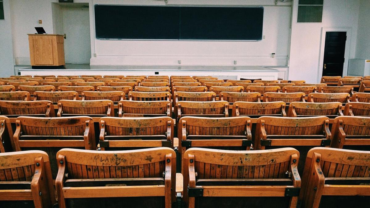 reprezentantii studentilor sustin ca universitatile intentioneaza sa creasca taxele de scolarizare