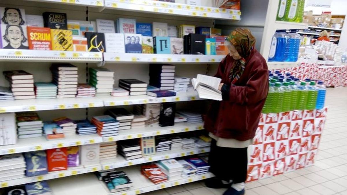 de 15 ani aceasta femeie merge zilnic intr un magazin ca sa faca un singur lucru ti se frange inima