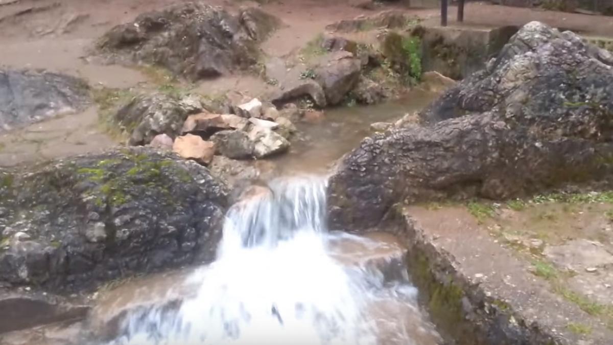 izvorul unei manastiri din romania este unic in europa are puteri vindecatoare video