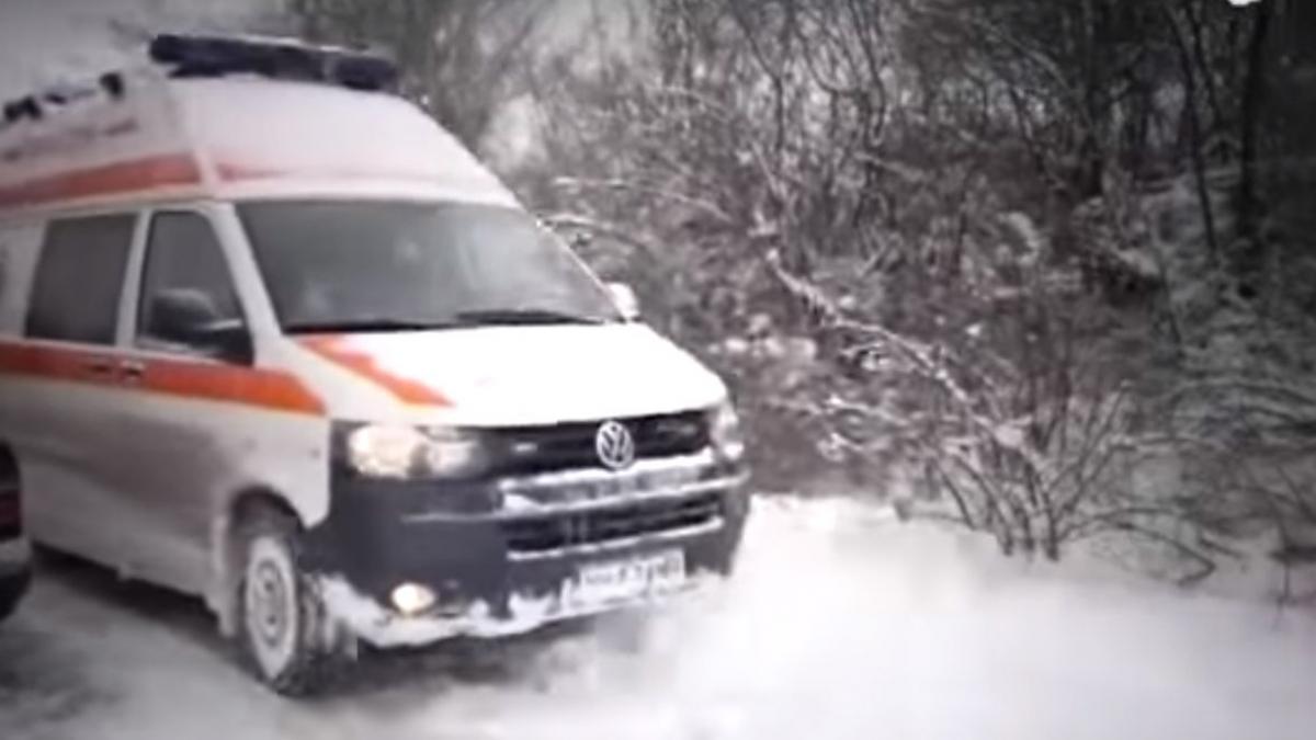 o ambulanta s a blocat in apropiere de bucuresti in drum spre un bolnav aceasta a fost scoasa din