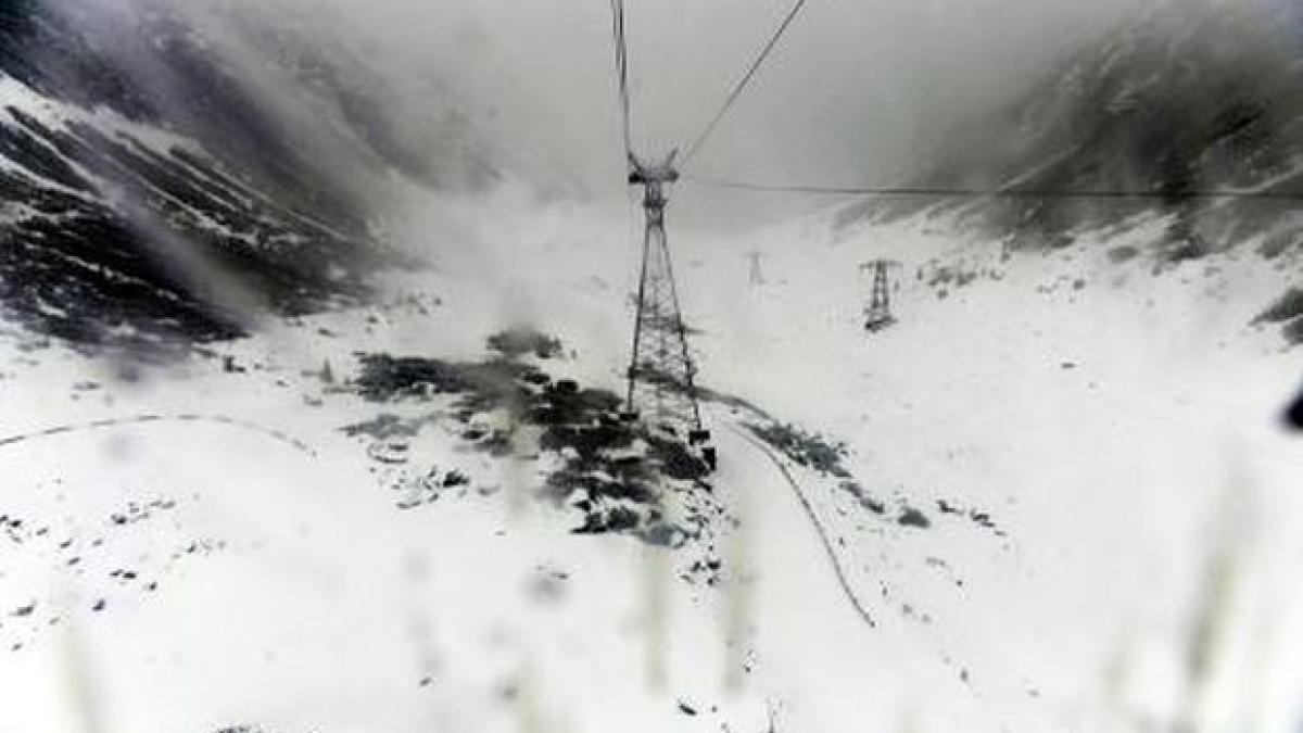 zapada de aproape trei metri la balea lac alerta din partea salvamontistilor