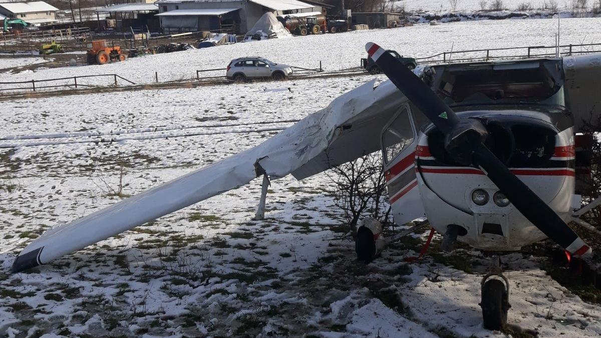 incident aviatic in romania un avion de mici dimensiuni a ratat decolarea