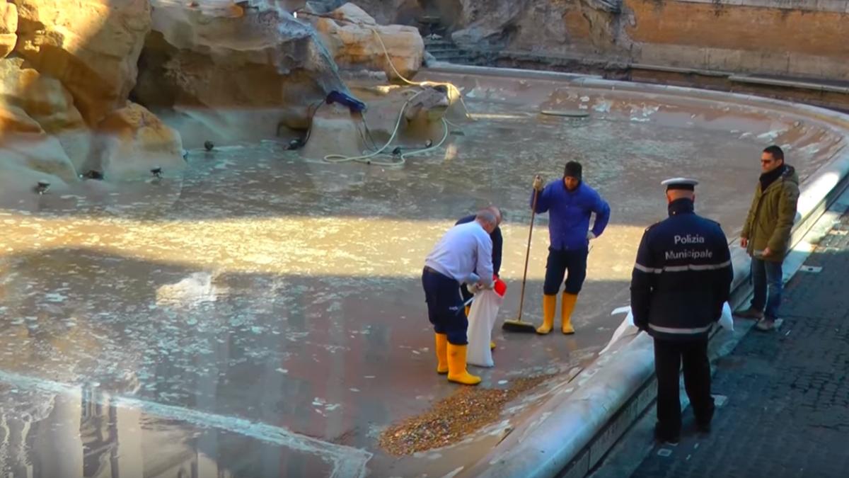 ce se intampla cu monedele aruncate in fantanile celebre video