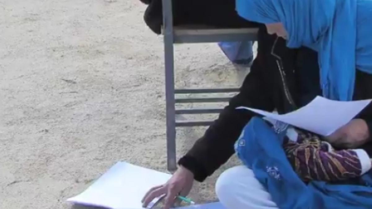 a venit cu bebelusul la examen si s a asezat jos in spatele clase gestul ei a impresionat pe toata