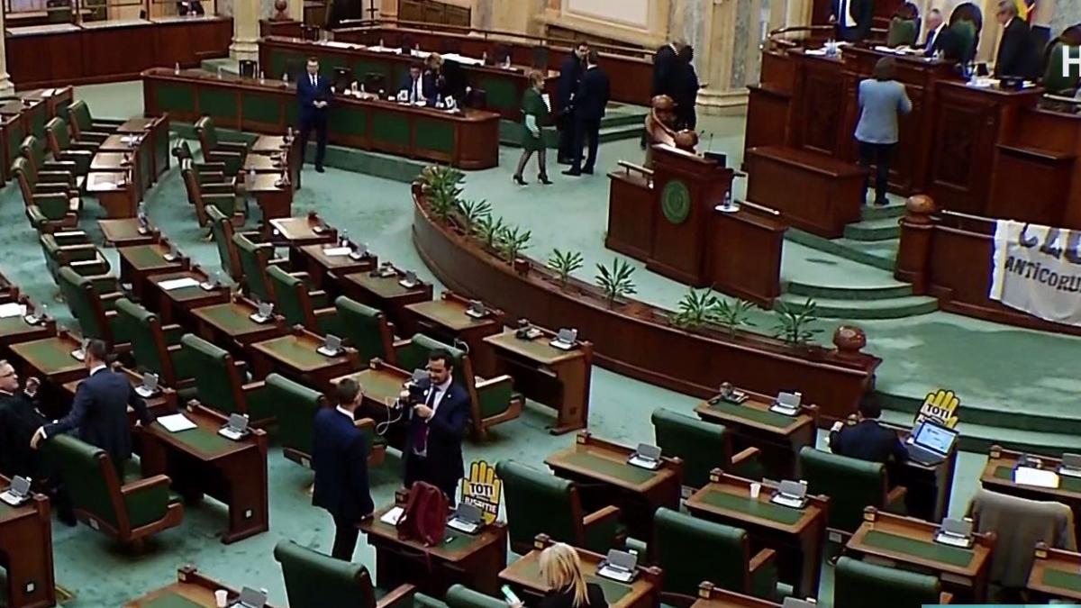protest in parlament la votul pentru legile justitiei