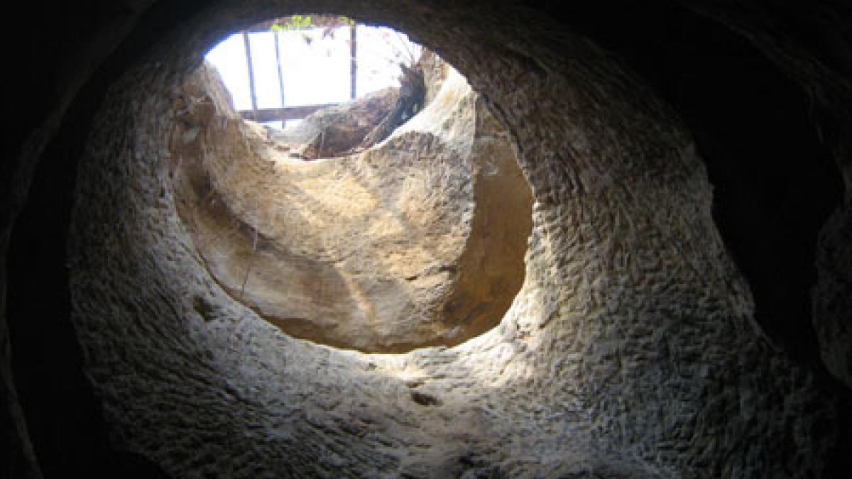 misterele pe care le ascunde manastirea la care a fost autorul triplului omor din brasov cu putin