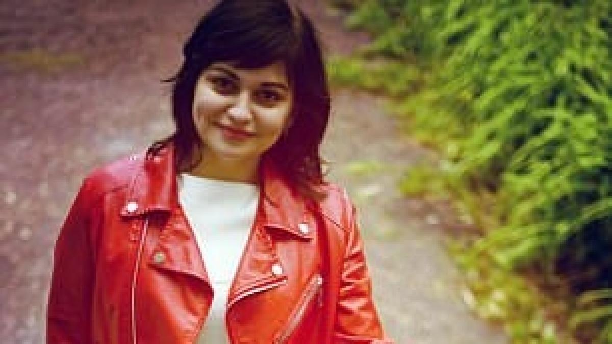 a cunoscut pe internet un barbat si a iesit cu el pe drum i a trimis un mesaj si o fotografie