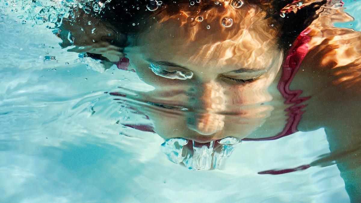 accident socant la un complex acvatic din brasov o fetita si a amputat doua degete dupa ce a sarit