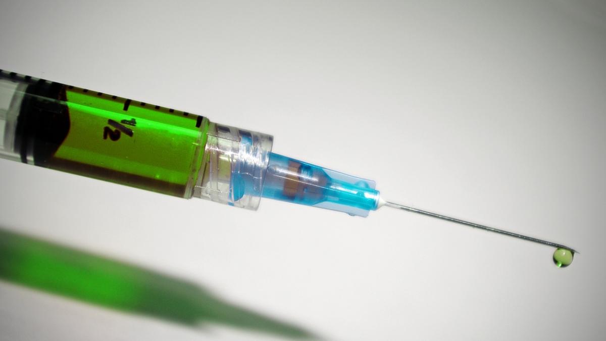 vaccinul care distruge cancerul a inceput sa fie testat pe oameni