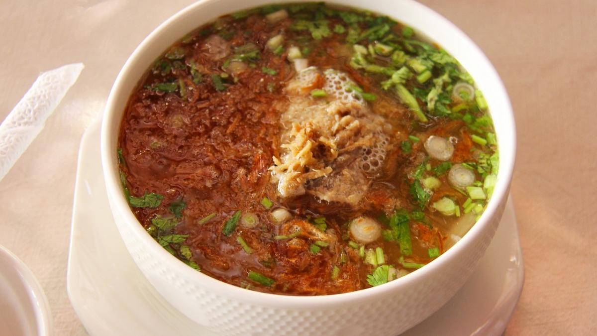 festin culinar din peste asezonat cu o tona de bors de peste la ceaun in acest weekend in parcul