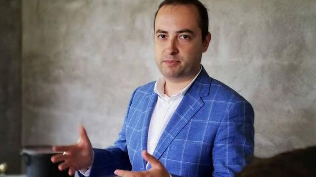 istoricul filip lucian iorga director adjunct al directiei generale programe prin reprezentante si