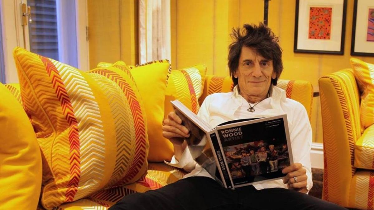 ronnie wood chitaristul trupei the rolling stones veste extraordinara pentru toti fanii sai