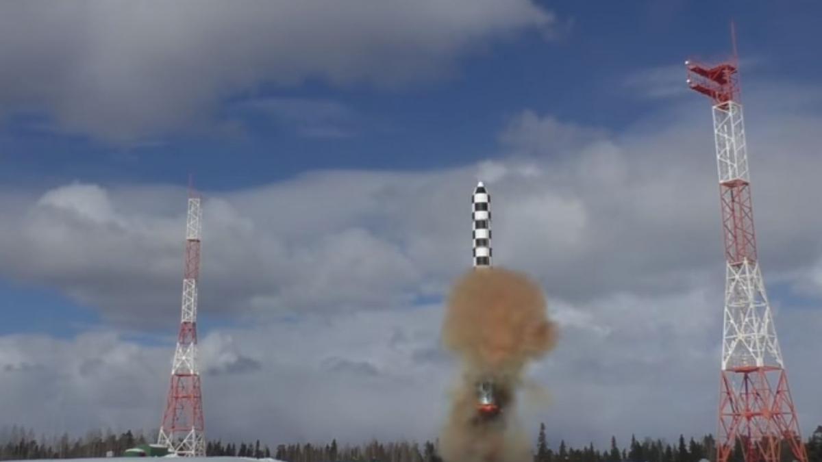 rusia a testat o racheta de 100 de tone care poate atinge teritoriul continental al sua