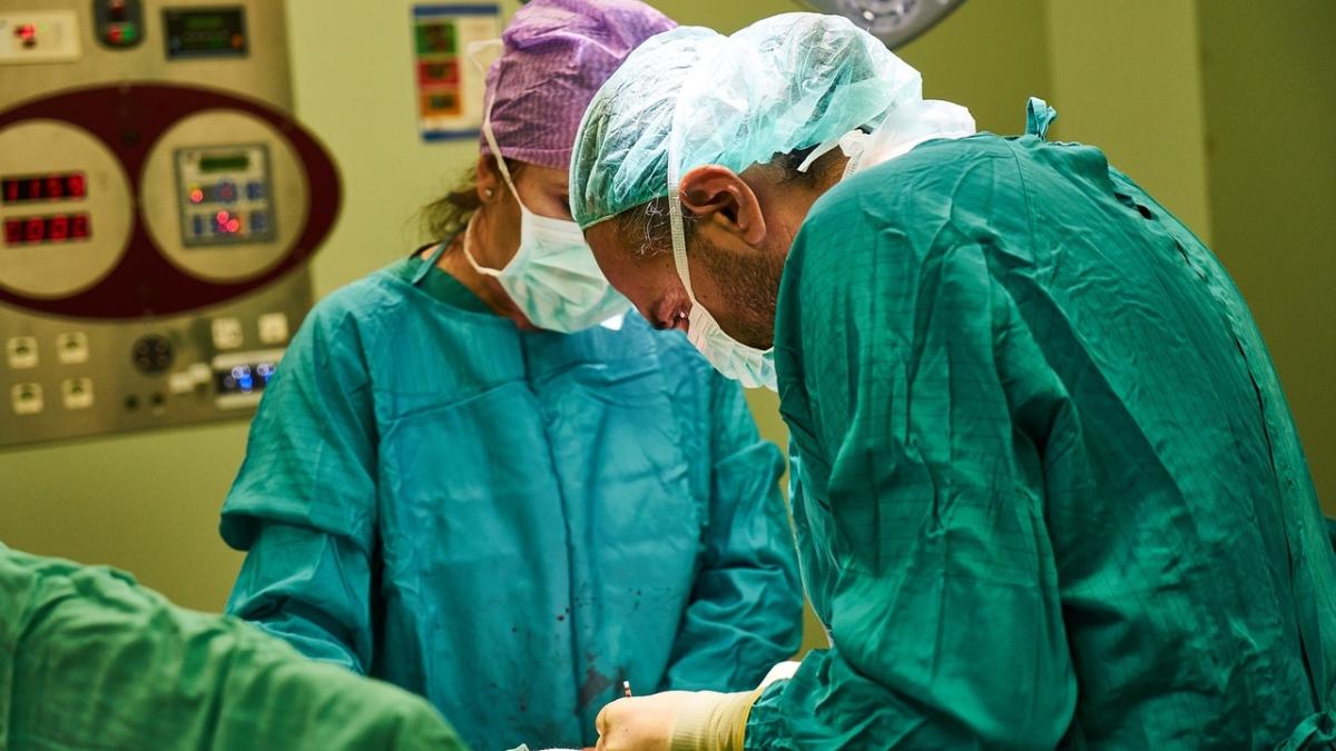 s a dus la spital dupa ce a suferit de dureri cumplite de stomac medicii au ramas socati cand au