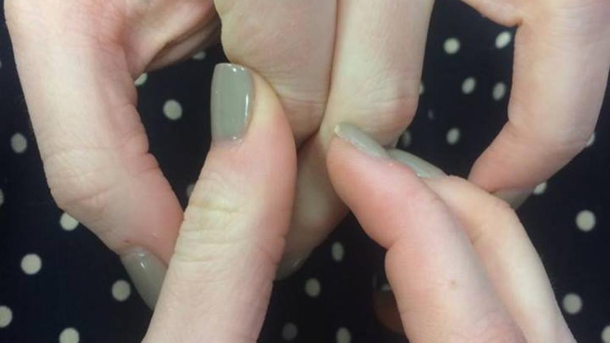 si tu iti trosnesti degetele s a descoperit de ce suna asa si cat de des o poti face