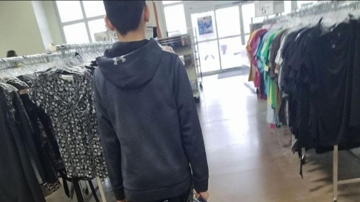 radea de copiii care nu aveau o situatie materiala buna iar mama lui s a gandit sa ii dea o lectie