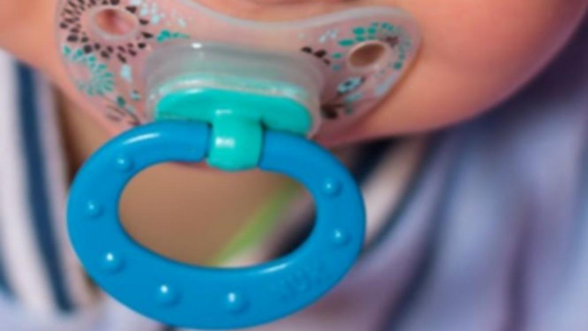 o vedeta de la noi a renuntat la suzeta abia in clasa a ii a mergeam cu ea la scoala