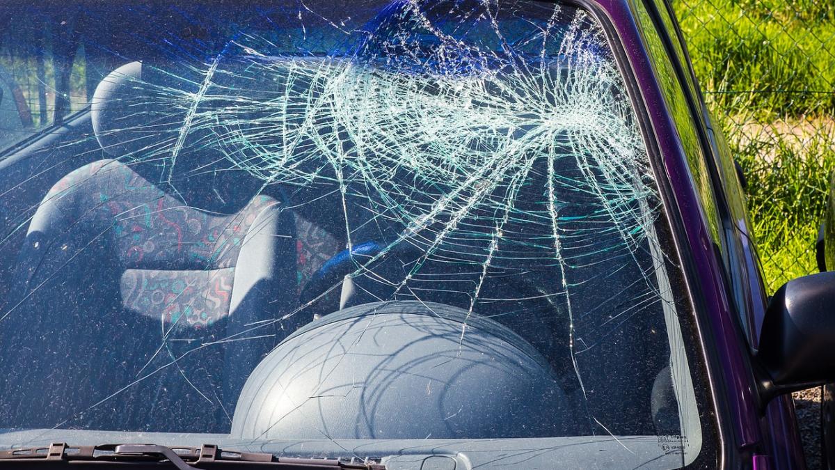 masinile noi vor fi de acum echipate cu sistemul ecall care suna automat la 112 in caz de accident