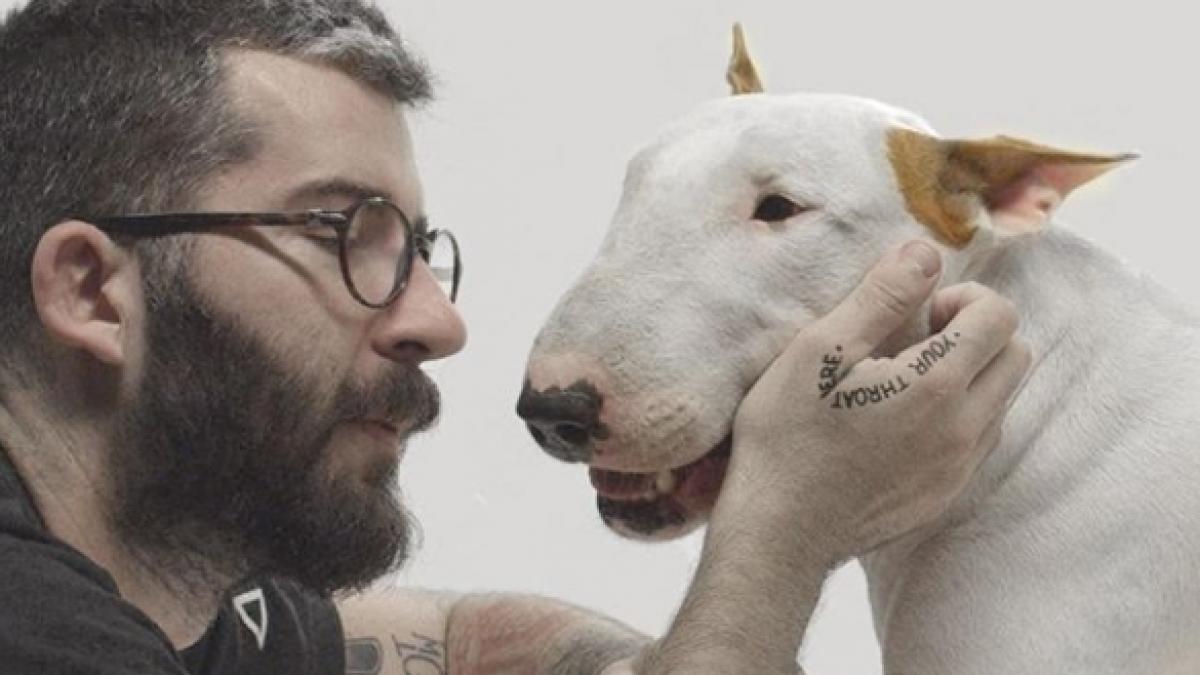 a fost parasit de sotie chiar de ziua lui dar la scurt timp a ajuns celebru am fost inspirat de