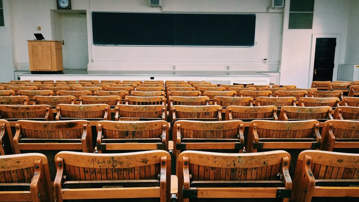 atac armat la o universitate din turcia patru persoane au murit dupa ce un cercetator universitar a